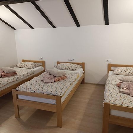 Naid Apartmani Kulen Vakuf Εξωτερικό φωτογραφία