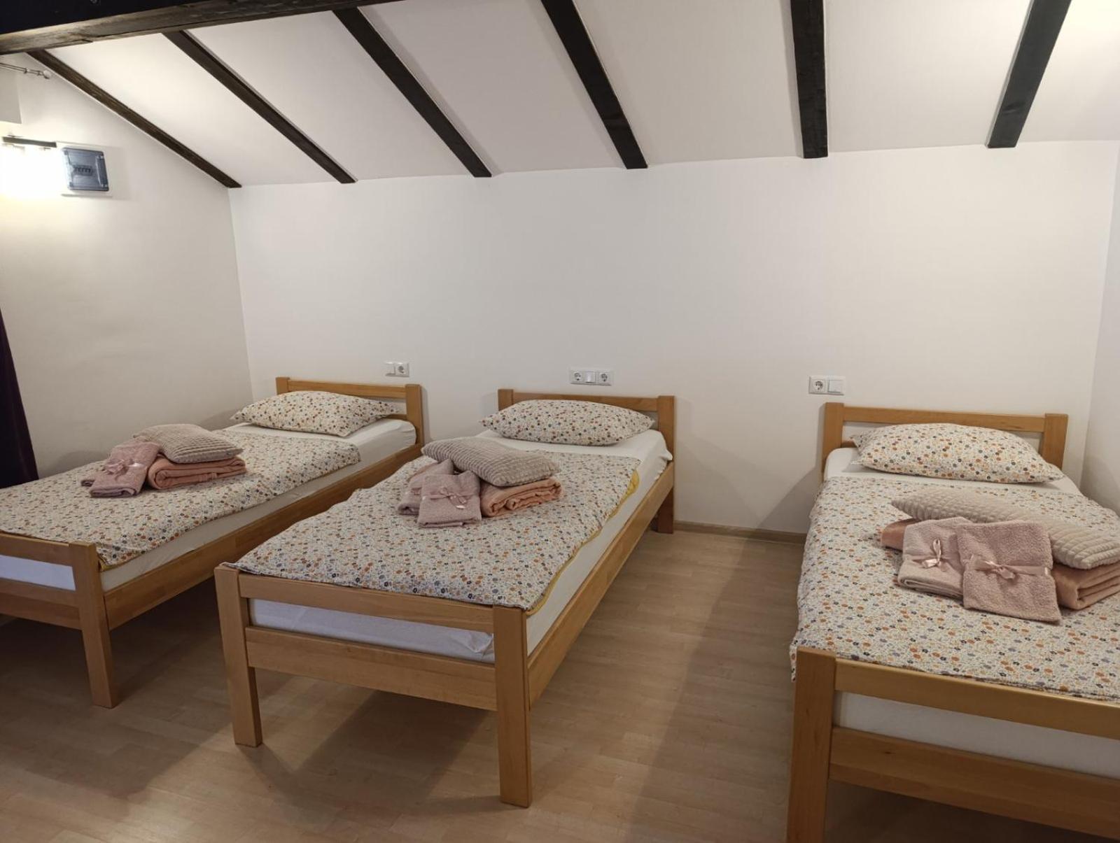 Naid Apartmani Kulen Vakuf Εξωτερικό φωτογραφία