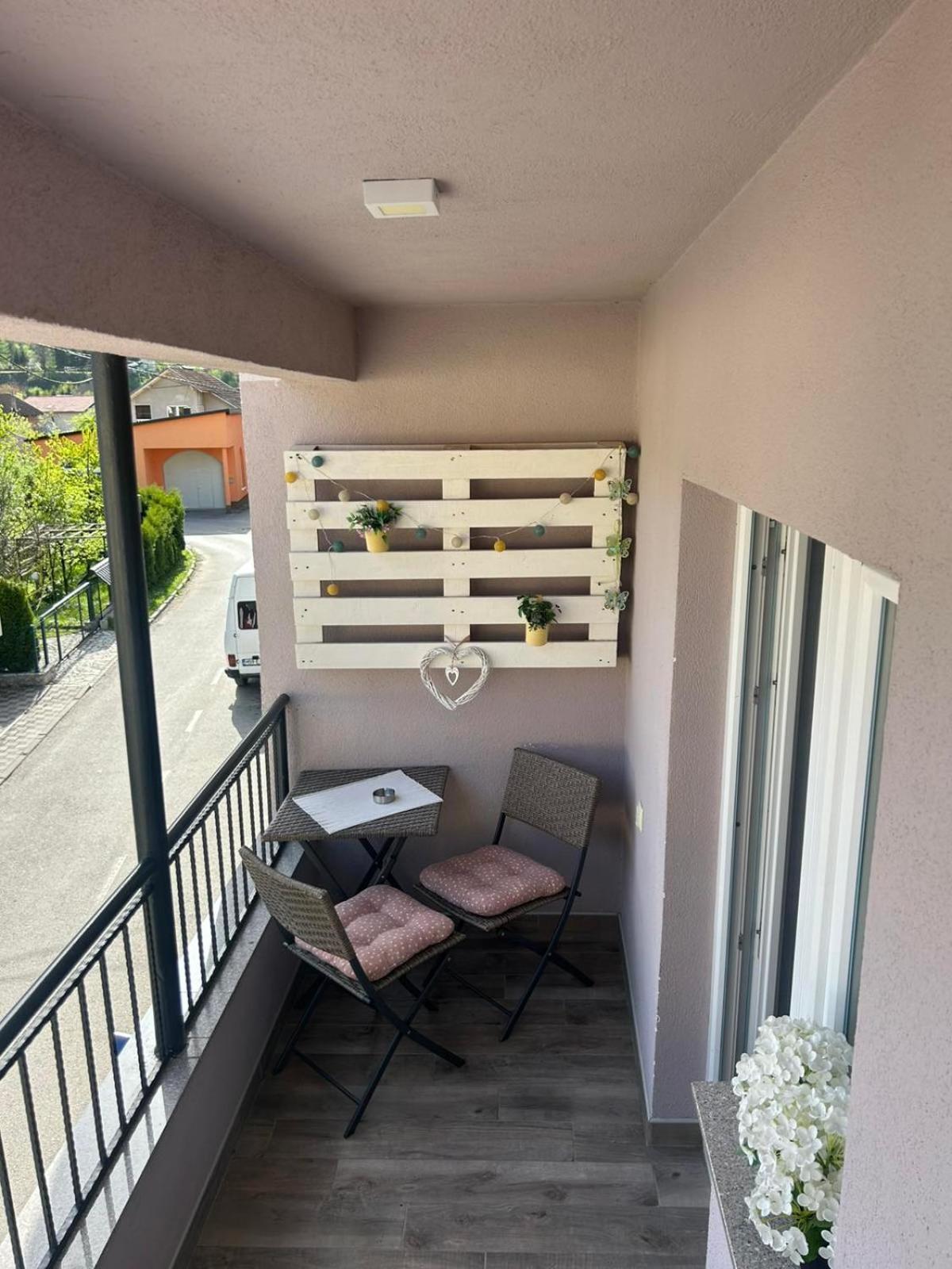 Naid Apartmani Kulen Vakuf Εξωτερικό φωτογραφία