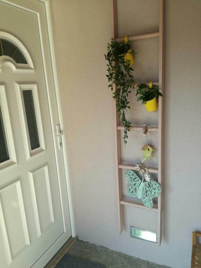 Naid Apartmani Kulen Vakuf Εξωτερικό φωτογραφία